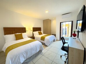 Deluxe 2 Full beds | Frette Italian sheets, premium bedding, down duvets, in-room safe - Hotel Casa Karlotta (San Miguel de Allende)