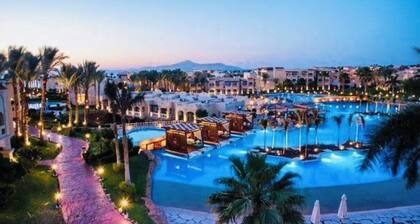 3-bedroom chalet in Amwaj Oyoun Resort sharm elsheikh with AC families only