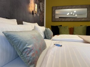 2 bedrooms, free WiFi, bed sheets - Apartment at the station (Freiburg im Breisgau)