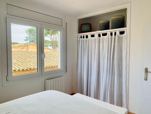 2 soverom, strykejern/-brett, wi-fi (inkludert) og sengetøy