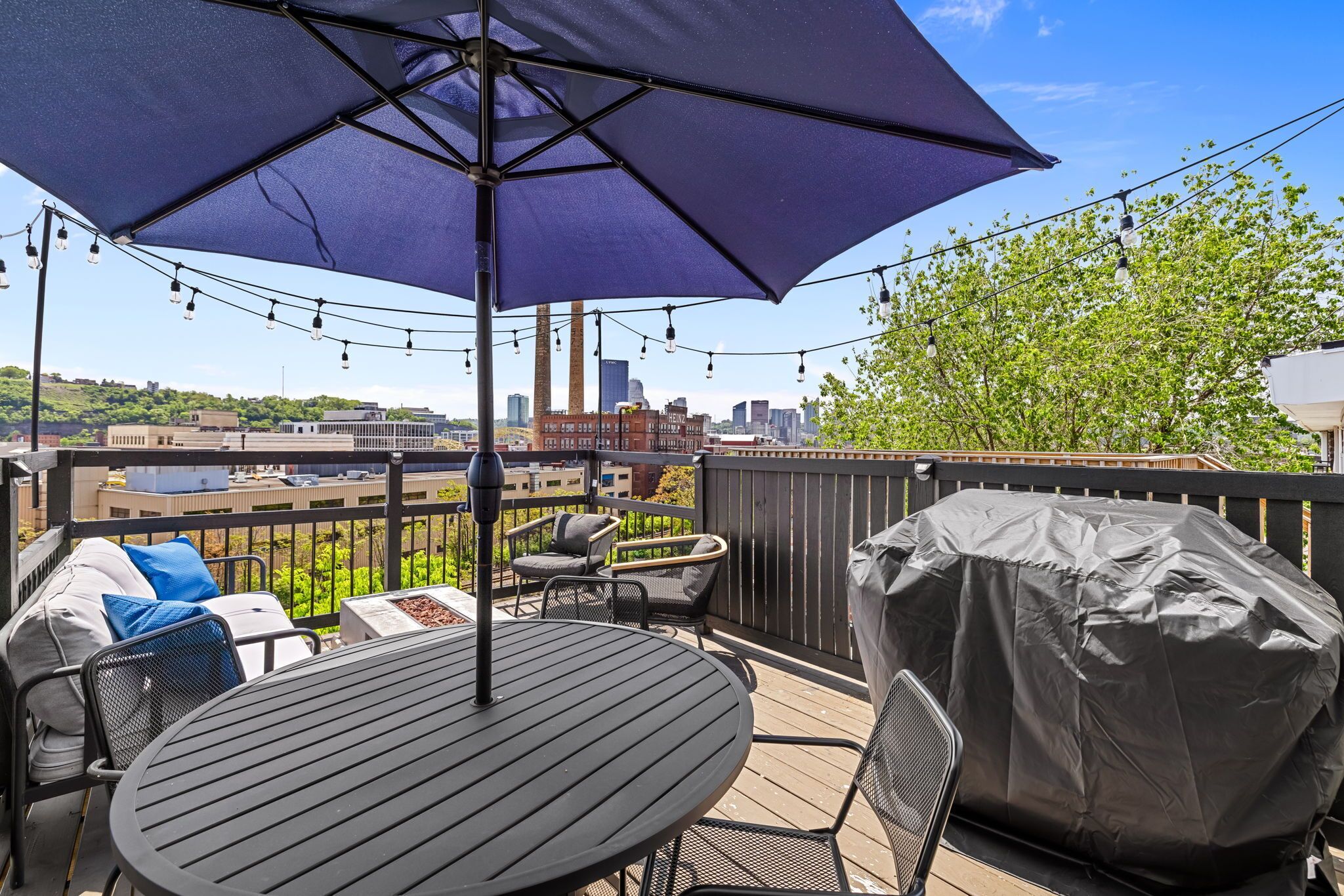 屋外ダイニングエリア