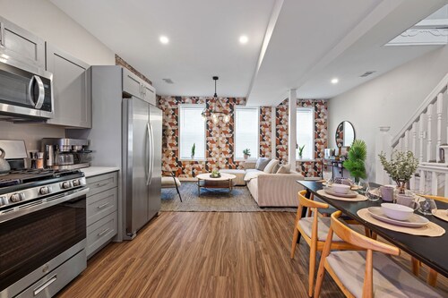 Modern 3BR, 2BA Home: 2 King Beds, Free Parking; Near Downtown Pittsburgh 