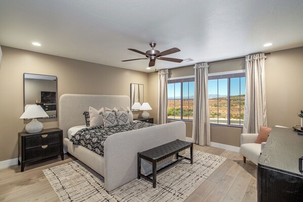 5 bedrooms, iron/ironing board, WiFi, bed sheets