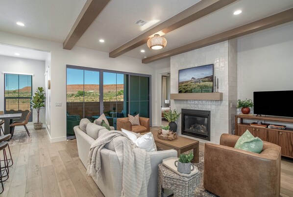 Smart TV, video games