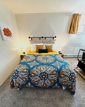 1 bedroom, desk, iron/ironing board, WiFi
