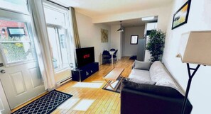 Unclassified image, 2 of 20, button