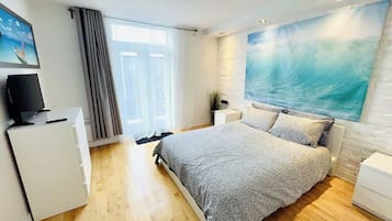 2 bedrooms, iron/ironing board, travel crib, free WiFi