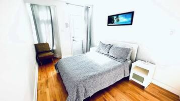 2 bedrooms, iron/ironing board, travel crib, free WiFi