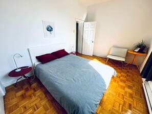 2 bedrooms, desk, iron/ironing board, travel cot