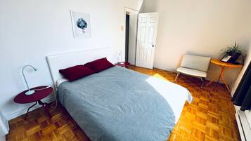 2 bedrooms, desk, iron/ironing board, travel crib