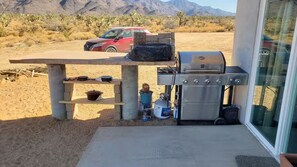 Property grounds - Tiny home in Joshua Tree Forest (Yucca)