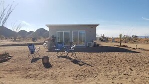 Property grounds - Tiny home in Joshua Tree Forest (Yucca)