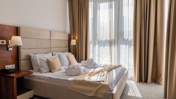 Departamento Deluxe | Caja de seguridad en la habitación y escritorio