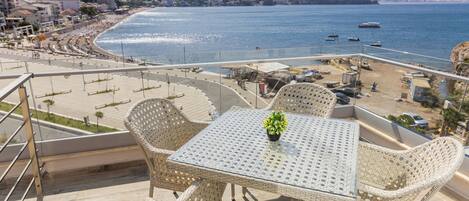 Deluxe-Doppelzimmer, Balkon | Terrasse/Patio