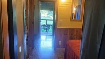 Cabin | Individually decorated, individually furnished, free WiFi, bed sheets