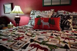 Individually decorated, individually furnished, free WiFi, bed sheets - Reflections Inn (Kooskia)