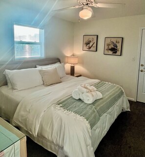 4 bedrooms, iron/ironing board, WiFi, bed sheets - Shell Spell 4-bedroom Ocean and Intracoastal View, 2 Minute Walk to Beach (Ocean Isle Beach)