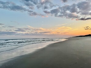Beach - Shell Spell 4-bedroom Ocean and Intracoastal View, 2 Minute Walk to Beach (Ocean Isle Beach)