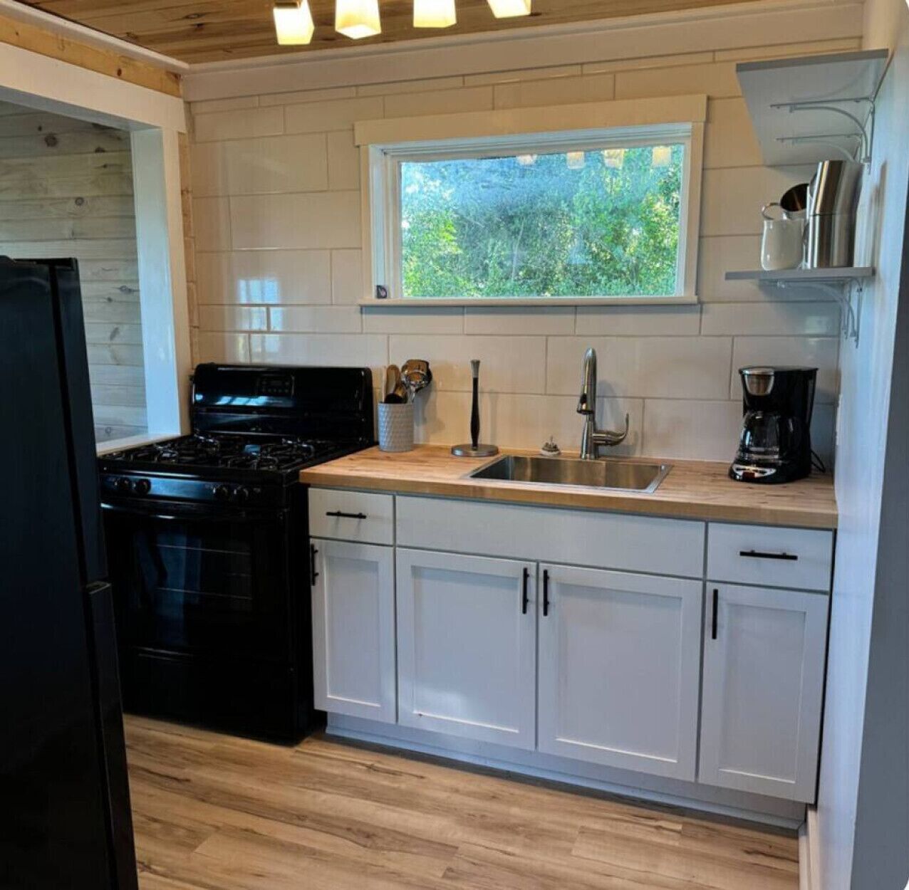 冰箱、微波炉、烤箱、炉灶