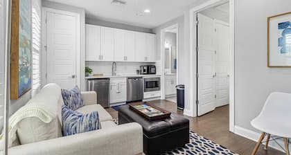 Luxurious Condo Near Bayshore Blvd/Free Parking/WIFI