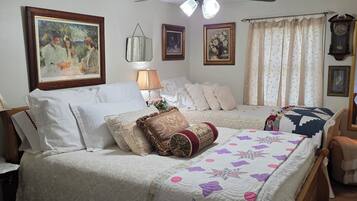 4 bedrooms, iron/ironing board, bed sheets