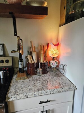 Interior - Charming 4-brd. home in Coldspring, 1 block from Courthouse square. Sleeps 10. (Coldspring)