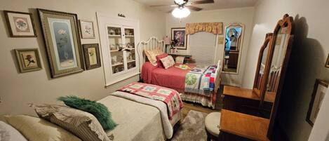 4 Schlafzimmer, BĂŒgeleisen/BĂŒgelbrett, BettwĂ€sche