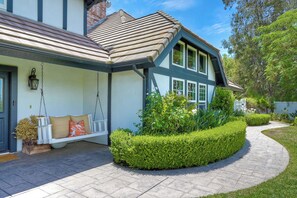 Terrace/patio - Olive Manor - Luxury in the Heart of Wine Country (Temecula)