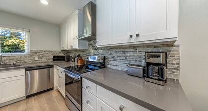 Cozy Oakhurst Getaway-Minutes to Yosemite/Bass Lake-EV Charger-Hot Tub-Fire Pit!