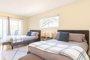 3 slaapkamers, een strijkplank/strijkijzer, wifi, beddengoed