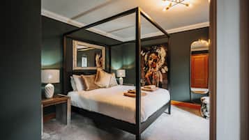 Kamar Double Deluks | Didekorasi berbeda-beda dan dilengkapi dengan perabotan berbeda-beda