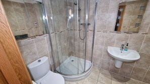Classic Double Room | Bathroom