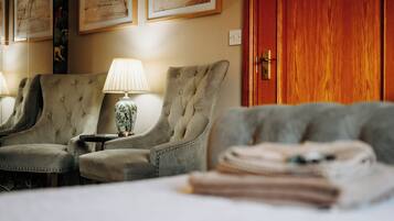 Habitación clásica doble | Decoración individual, mobiliario individual, cortinas opacas