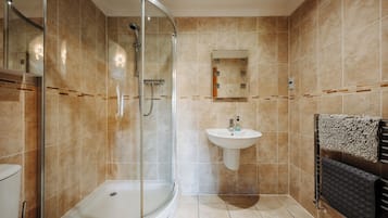 Classic Double Room | Bathroom | Shower, hair dryer, towels, soap