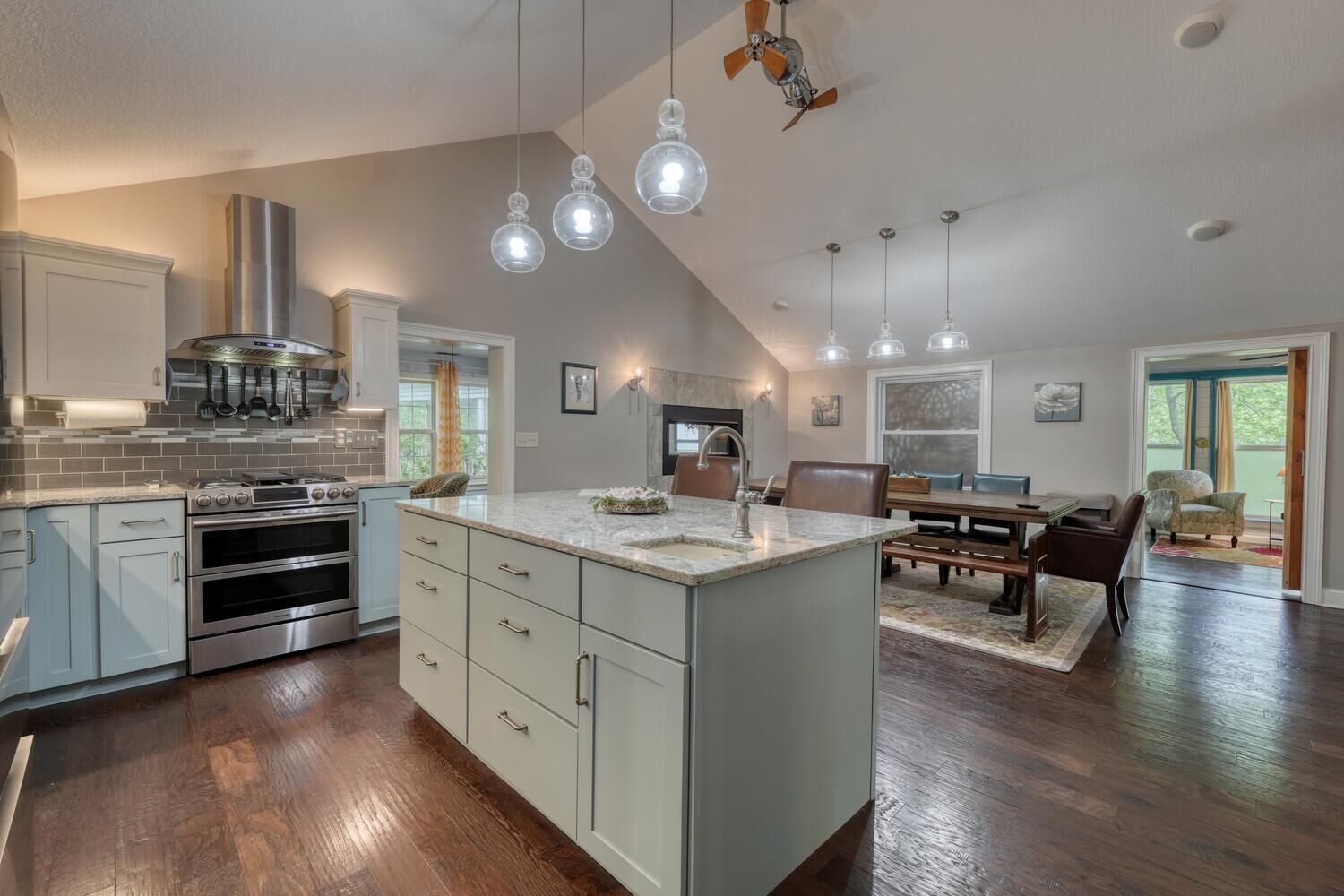 Mikrowelle, Ofen, Herdplatte, Geschirrspüler