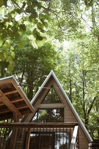 A-frame Cabin with Hot tub & Wifi in Beach City
