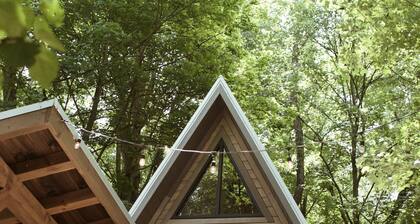 A-frame Cabin with Hot tub & Wifi in Beach City