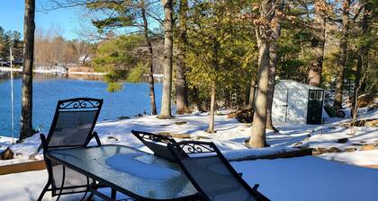 River Front Cottage Washago, gateway to Muskoka 3BRs, 2.5 Baths. Easy Access