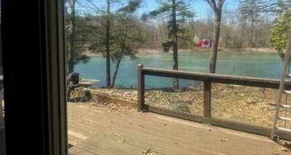 River Front Cottage Washago, gateway to Muskoka 3BRs, 2.5 Baths. Easy Access