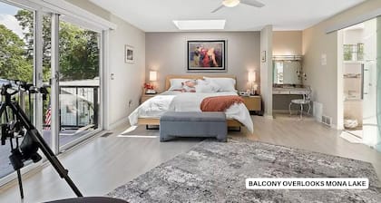 Luxury Lakefront 6-Bed Home in Norton Shores with Pool, Hot Tub, Video Games