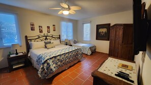 3 bedrooms, iron/ironing board, WiFi, bed sheets