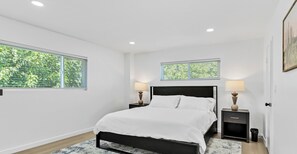 5 habitaciones, tabla de planchar con plancha, wifi y ropa de cama