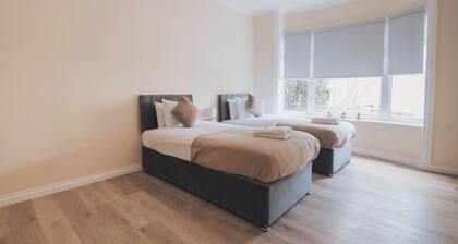 Stylish 3BR Home near Hampden No 264| Free Parking