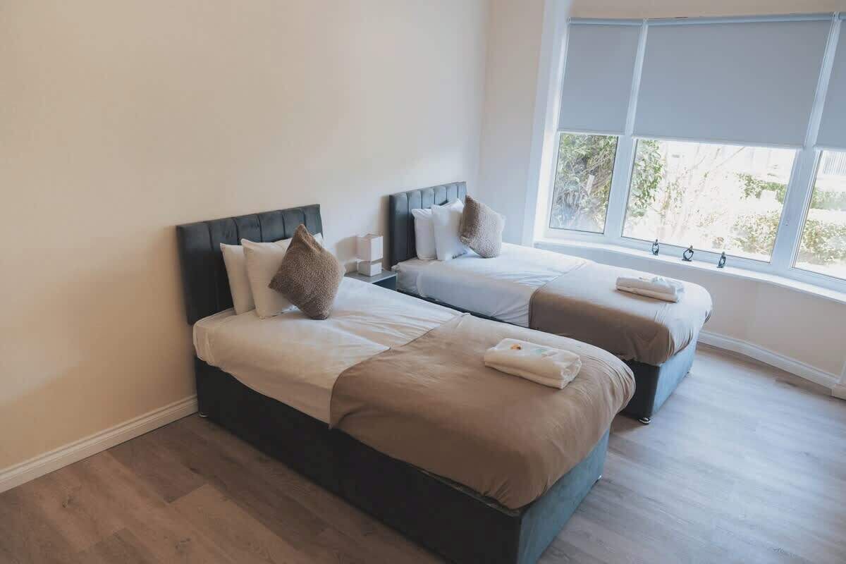 3 dormitorios, tabla de planchar con plancha, wifi y ropa de cama