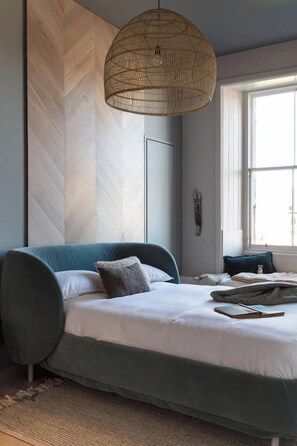 3 chambres, fer et planche à repasser, Wi-Fi, draps fournis