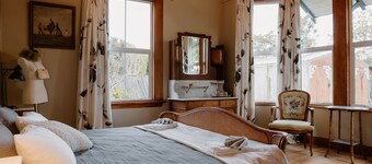 4 Bedroom House - 1 Night