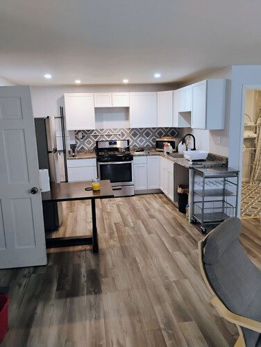 Charming apartment with WiFi and AC in delightful country setting
