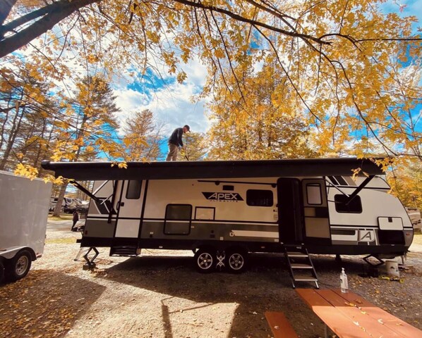 Exterior - Ready for adventure? Hit the road, camp in comfort! (East Nassau)