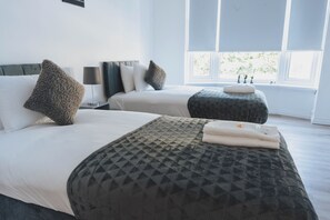 3 chambres, fer et planche à repasser, Wi-Fi, draps fournis