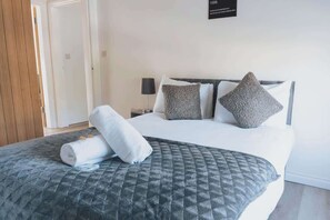 3 chambres, fer et planche à repasser, Wi-Fi, literie fournie